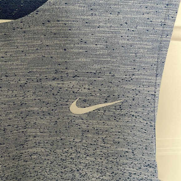Women’s EUC NIKE Dri-fit L blue ombré tank - Picture 7 of 8